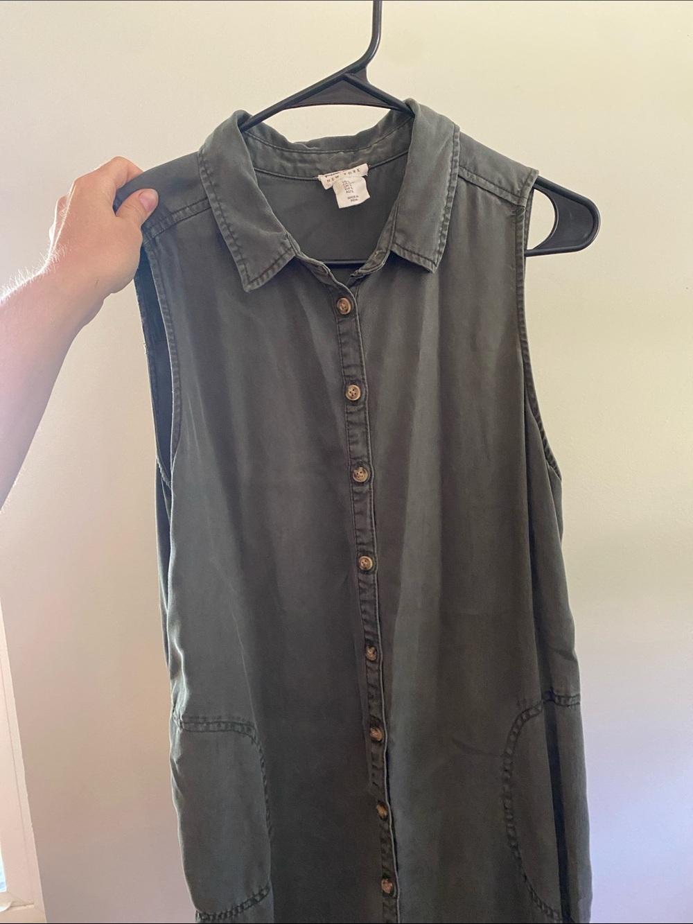 Nicole Miller Sleeveless Button-Down Dress in dark green